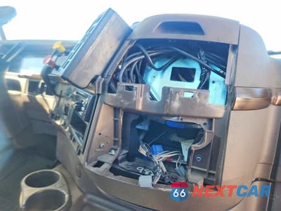 Zdjęcie 9 z 10 samochodu: 2017 VOLVO VNL SEMI TRUCK VIN:4V4N39TGXHN988112 - miniatura