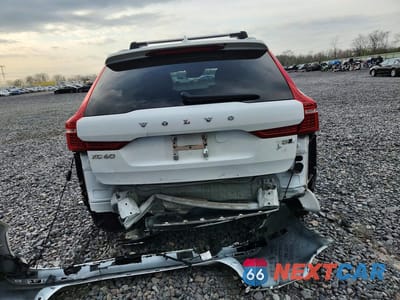 Zdjęcie 6 z 12 samochodu: 2021 VOLVO XC60 T5 R-DESIGN VIN:YV4102RM0M1830089 - miniatura