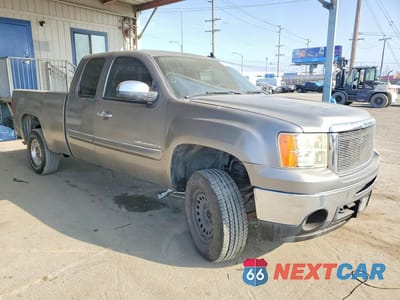 Czwarte zdjęcie samochodu z boku: 2009 GMC SIERRA C1500 SLE VIN:1GTEC29009Z140683 - miniatura