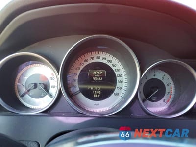 Zdjęcie 9 z 11 samochodu: 2013 MERCEDES-BENZ C 250 VIN:WDDGF4HB1DR269870 - miniatura