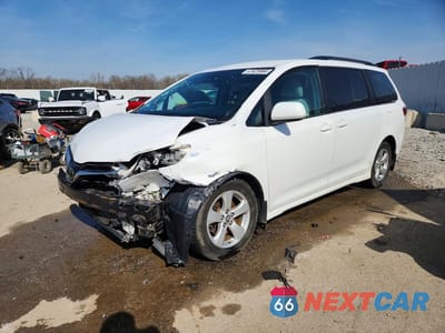 2018 TOYOTA SIENNA LE 8-PASSENGER 5TDKZ3DC4JS913380 - główne zdjęcie licytacji z USA - miniatura