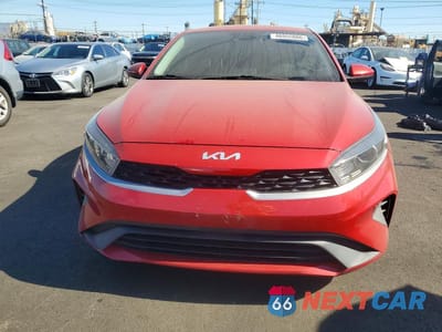 Piąte zdjęcie samochodu w środku: 2023 KIA FORTE LXS VIN:3KPF24AD7PE543697 - miniatura