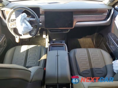 Zdjęcie 8 z 12 samochodu: 2023 RIVIAN R1S LAUNCH EDITION VIN:7PDSGABLXPN009490 - miniatura