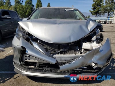 Piąte zdjęcie samochodu w środku: 2024 TOYOTA SIENNA LE 8-PASSENGER VIN:5TDKRKEC6RS188790 - miniatura