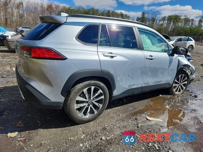 Trzecie zdjęcie samochodu z tyłu: 2023 TOYOTA COROLLA CROSS XLE VIN:7MUEAABG0PV066631 - miniatura