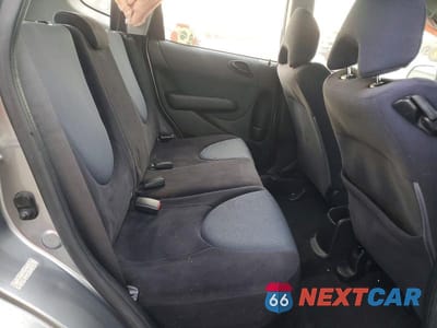 Zdjęcie 10 z 12 samochodu: 2007 HONDA FIT S VIN:JHMGD38647S012131 - miniatura