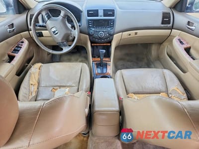 Zdjęcie 8 z 12 samochodu: 2003 HONDA ACCORD EX VIN:1HGCM66553A049797 - miniatura