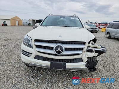 Piąte zdjęcie samochodu w środku: 2013 MERCEDES-BENZ GL 450 4MATIC VIN:4JGDF7CE5DA143800 - miniatura