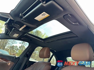 Zdjęcie 12 z 14 samochodu: 2017 MERCEDES-BENZ E 300 4MAT 4MATIC VIN:WDDZF4KB0HA109503 - miniatura