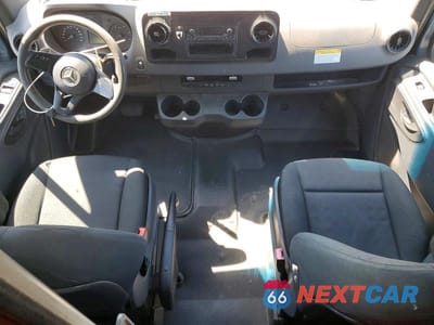 Zdjęcie 8 z 12 samochodu: 2019 MERCEDES BENZ SPRINTER 2500 VIN:WD4PF1CD4KP115945 - miniatura