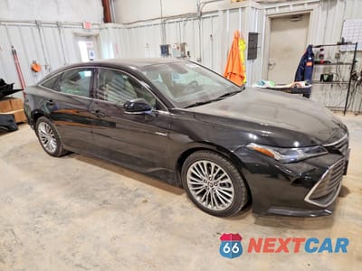 Czwarte zdjęcie samochodu z boku: 2019 TOYOTA AVALON HYBRID LIMITED VIN:4T1B21FB4KU004917 - miniatura