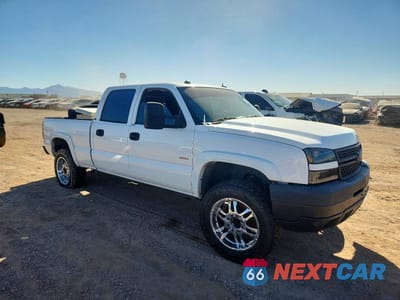 2005 CHEVROLET SILVERADO C2500 HEAVY DUTY 1GCHC232X5F813174 - główne zdjęcie licytacji z USA - miniatura