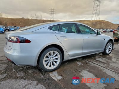 Trzecie zdjęcie samochodu z tyłu: 2017 TESLA MODEL S VIN:5YJSA1E21HF225000 - miniatura