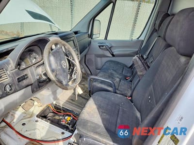 Zdjęcie 7 z 11 samochodu: 2014 MERCEDES BENZ SPRINTER 2500 VIN:WD3PE7DC2E5900576 - miniatura