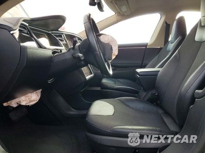 Zdjęcie 7 z 11 samochodu: 2013 TESLA MODEL S VIN:5YJSA1AC8DFP10209 - miniatura