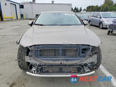 Piąte zdjęcie samochodu w środku: 2021 VOLVO V60 CROSS COUNTRY T5 MOMENTUM VIN:YV4102WK4M1067822 - miniatura