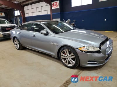 Czwarte zdjęcie samochodu z boku: 2011 JAGUAR XJL VIN:SAJWA2GB6BLV07658 - miniatura