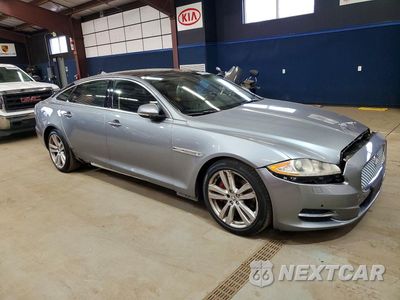 Czwarte zdjęcie samochodu z boku: 2011 JAGUAR XJL VIN:SAJWA2GB6BLV07658 - miniatura