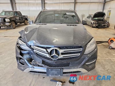 Piąte zdjęcie samochodu w środku: 2016 MERCEDES-BENZ GLE 350 4MATIC VIN:4JGDA5HB0GA764965 - miniatura