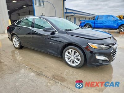 Czwarte zdjęcie samochodu z boku: 2019 CHEVROLET MALIBU LT VIN:1G1ZD5ST9KF121747 - miniatura