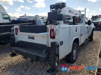 Trzecie zdjęcie samochodu z tyłu: 2021 FORD F350 SUPER DUTY VIN:1FDRF3F64MED51405 - miniatura