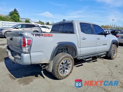 Trzecie zdjęcie samochodu z tyłu: 2021 TOYOTA TACOMA TRD OFF-ROAD VIN:3TMCZ5AN4MM430515 - miniatura