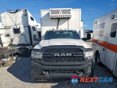 Piąte zdjęcie samochodu w środku: 2021 RAM 5500 VIN:3C7WRMDJ5MG691542 - miniatura