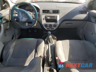 Zdjęcie 8 z 12 samochodu: 2005 FORD FOCUS ZX5 VIN:3FAFP37N25R122168 - miniatura