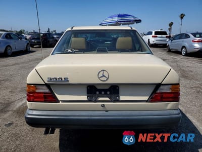 Zdjęcie 6 z 12 samochodu: 1986 MERCEDES-BENZ 300 E VIN:WDBEA30D3GA239178 - miniatura