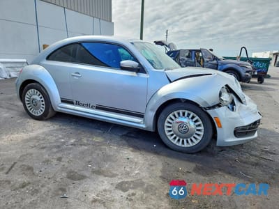 Czwarte zdjęcie samochodu z boku: 2014 VOLKSWAGEN BEETLE VIN:3VWJP7AT0EM609060 - miniatura