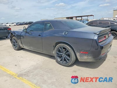 Drugie zdjęcie samochodu z przodu: 2018 DODGE CHALLENGER SXT VIN:2C3CDZAG9JH310229 - miniatura
