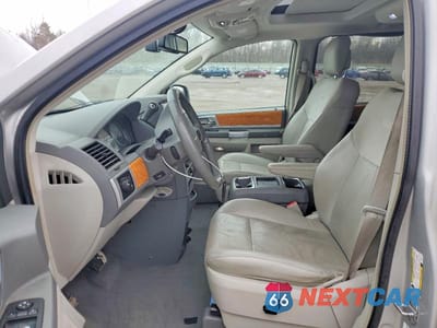 Zdjęcie 7 z 12 samochodu: 2010 CHRYSLER TOWN & COUNTRY LIMITED VIN:2A4RR7DX8AR437193 - miniatura