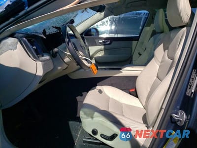 Zdjęcie 7 z 11 samochodu: 2025 VOLVO XC60 CORE VIN:YV4H60RJ1S1018045 - miniatura