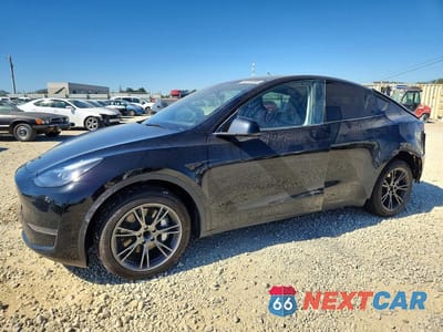 2025 TESLA MODEL Y 7SAYGDED5SF256191 - główne zdjęcie licytacji z USA - miniatura