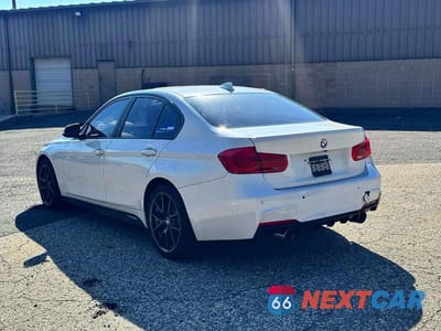 Trzecie zdjęcie samochodu z tyłu: 2017 BMW 320 XI VIN:WBA8E5G32HNU45255 - miniatura