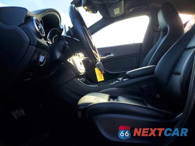 Zdjęcie 7 z 14 samochodu: 2019 MERCEDES-BENZ CLA 250 VIN:WDDSJ4EB2KN718717 - miniatura