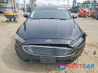 Piąte zdjęcie samochodu w środku: 2019 FORD FUSION SE VIN:3FA6P0LU4KR173971 - miniatura