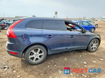 Trzecie zdjęcie samochodu z tyłu: 2013 VOLVO XC60 T6 VIN:YV4902DZ1D2372174 - miniatura