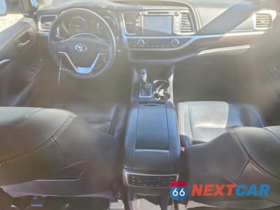 Zdjęcie 8 z 12 samochodu: 2015 TOYOTA HIGHLANDER LIMITED PLATINUM VIN:5TDYKRFH9FS057818 - miniatura