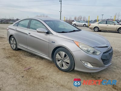 Czwarte zdjęcie samochodu z boku: 2013 HYUNDAI SONATA HYBRID VIN:KMHEC4A41DA088672 - miniatura