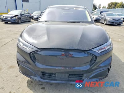 Piąte zdjęcie samochodu w środku: 2023 FORD MUSTANG MACH-E PREMIUM VIN:3FMTK3SU7PMA33671 - miniatura