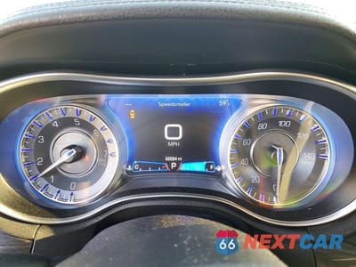 Zdjęcie 9 z 12 samochodu: 2020 CHRYSLER 300 TOURING VIN:2C3CCAAG6LH128205 - miniatura