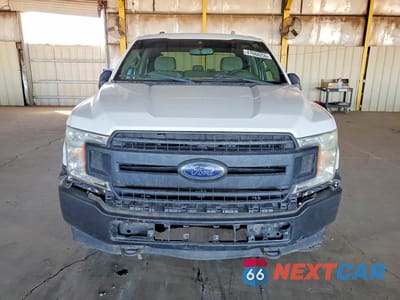 Piąte zdjęcie samochodu w środku: 2019 FORD F150 XL 4WD 5.0L V8 FFV CREW CAB VIN:1FTFW1E56KFA22278 - miniatura