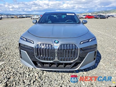 Piąte zdjęcie samochodu w środku: 2024 BMW I7 EDRIVE50 VIN:WBY43EJ01RCP69430 - miniatura