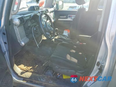 Zdjęcie 7 z 12 samochodu: 2007 TOYOTA FJ CRUISER BASE VIN:JTEBU11F570087681 - miniatura