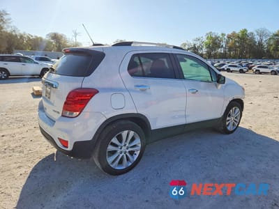 Trzecie zdjęcie samochodu z tyłu: 2020 CHEVROLET TRAX PREMIER VIN:KL7CJMSB8LB339451 - miniatura