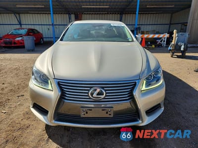 Piąte zdjęcie samochodu w środku: 2016 LEXUS LS 460 BASE VIN:JTHBL5EF9G5142739 - miniatura