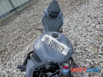 Piąte zdjęcie samochodu w środku: 2019 KAWASAKI ZX636 K VIN:JKBZXJG17KA002614 - miniatura
