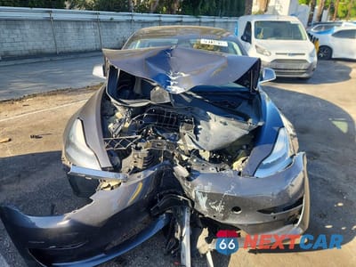 Piąte zdjęcie samochodu w środku: 2019 TESLA MODEL 3 VIN:5YJ3E1EA6KF400378 - miniatura