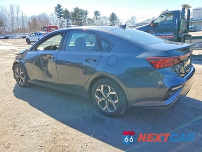 Drugie zdjęcie samochodu z przodu: 2019 KIA FORTE LXS VIN:3KPF24ADXKE037371 - miniatura